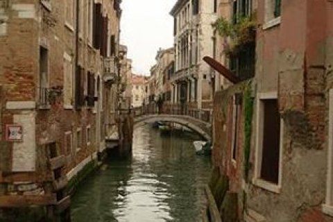 In den Gassen von Venedig. Wasserstraßen statt Asphalt